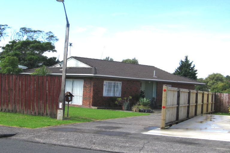 Photo of property in 3 Riverpark Crescent, Henderson, Auckland, 0610