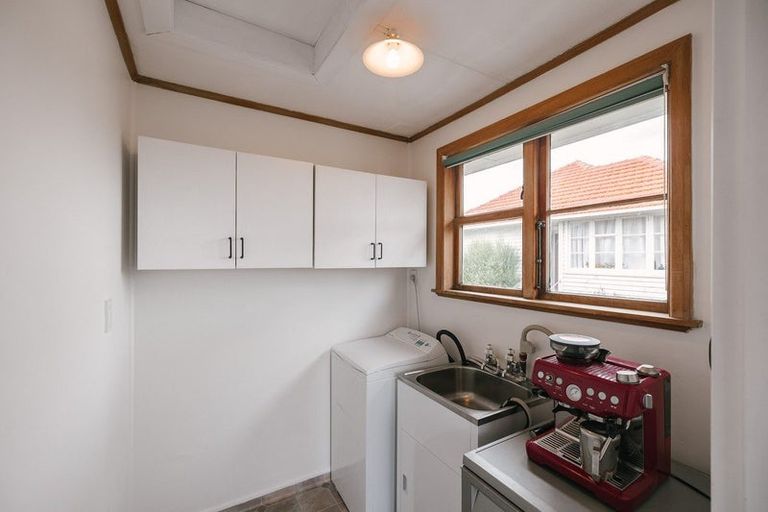 Photo of property in 24 Thames Street, Roslyn, Palmerston North, 4414