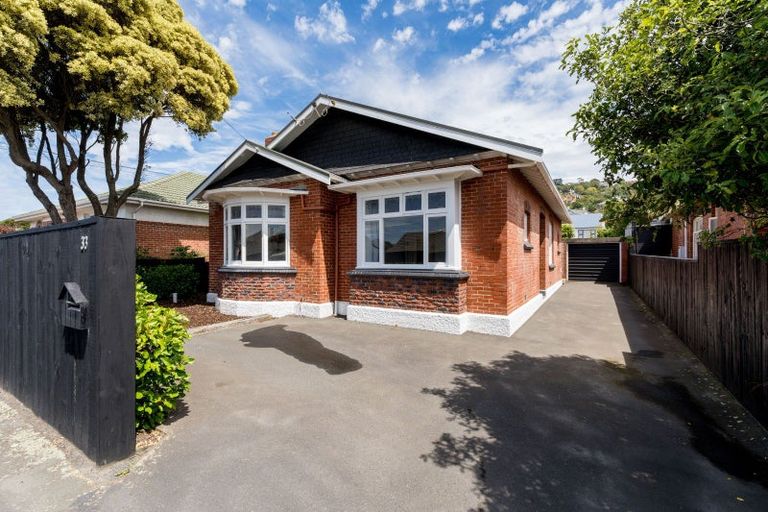 Photo of property in 33 Beach Street, Saint Clair, Dunedin, 9012