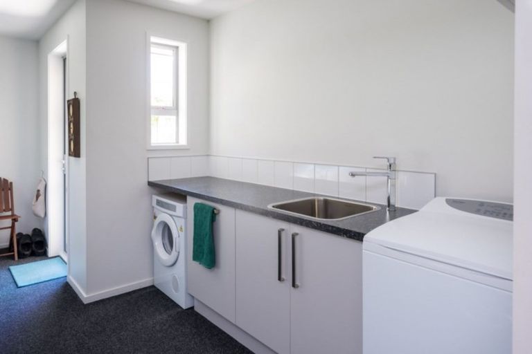 Photo of property in 88 Milton Terrace, Picton, 7220