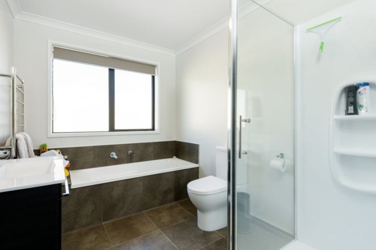 Photo of property in 4 Okataina Street, Pyes Pa, Tauranga, 3112