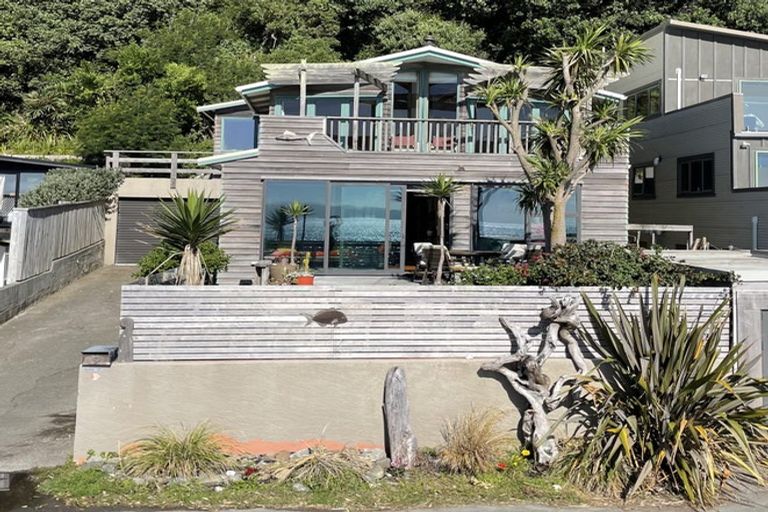 Photo of property in 9 Ocean Parade, Pukerua Bay, 5026
