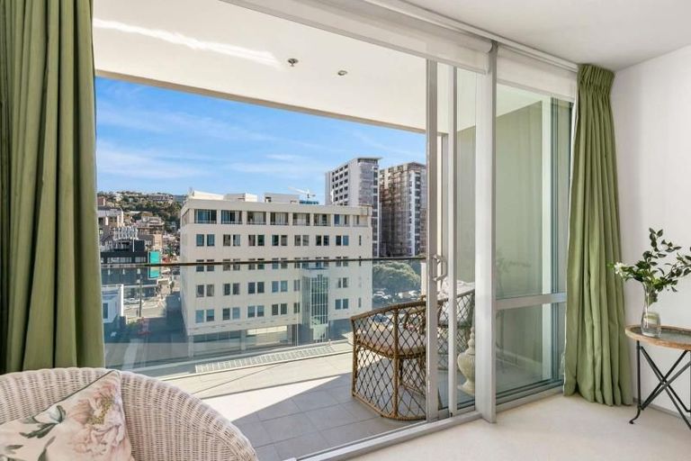 Photo of property in Sanctum Apartment, 10 Ebor Street, Te Aro, Wellington, 6011