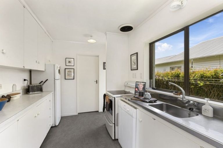 Photo of property in 290a Karori Road, Karori, Wellington, 6012