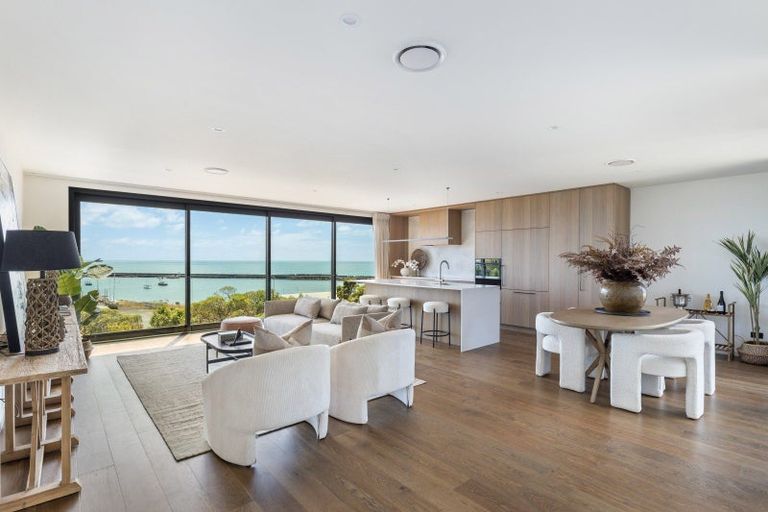 Photo of property in 10a Whiteley Street, Moturoa, New Plymouth, 4310