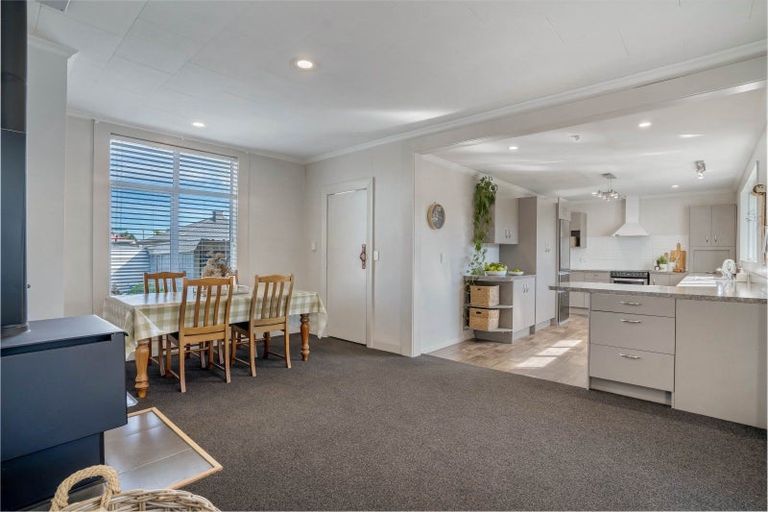 Photo of property in 44 Queen Street, Winton, 9720