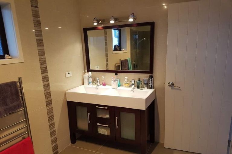 Photo of property in 37 St Annes Crescent, Wattle Downs, Auckland, 2103