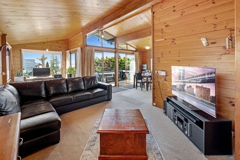 Photo of property in 19 Endymion Place, Half Moon Bay, Auckland, 2012