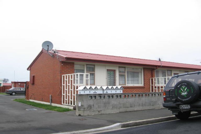 Photo of property in 33 Bathgate Street, South Dunedin, Dunedin, 9012