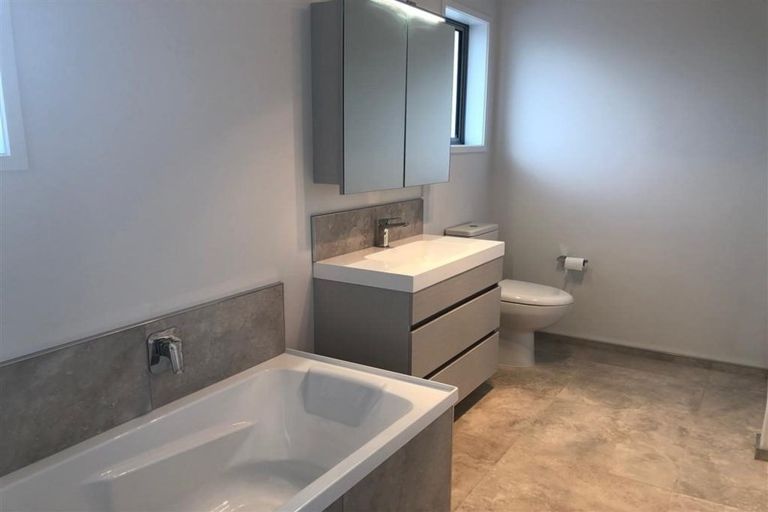 Photo of property in 2 Trevally Place, Snells Beach, 0920