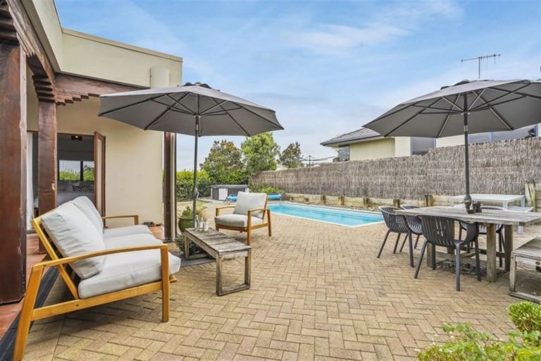 Photo of property in 10 Palm Grove Drive, Western Heights, Hamilton, 3200