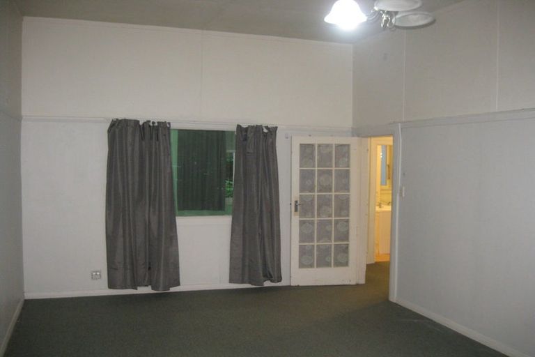 Photo of property in 158 Oriental Parade, Oriental Bay, Wellington, 6011
