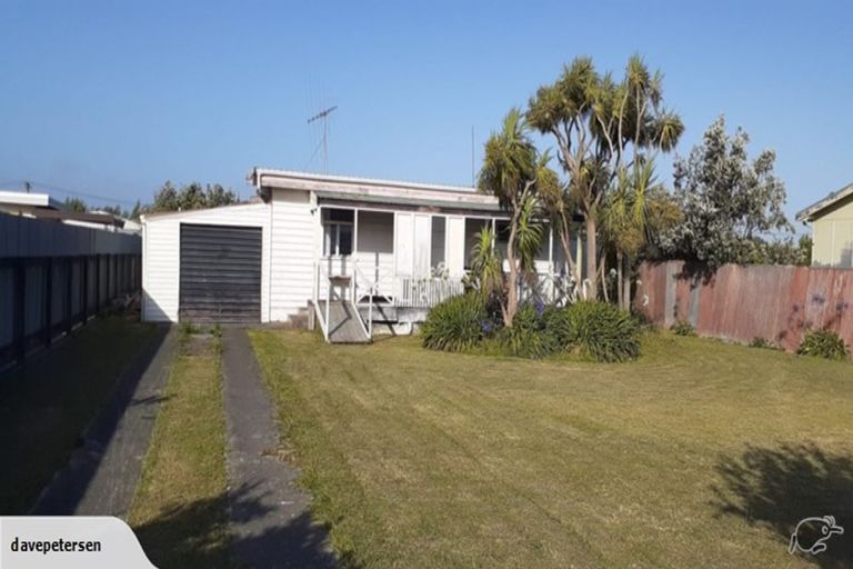 Photo of property in 23 Nuku Street, Tangimoana, 4822