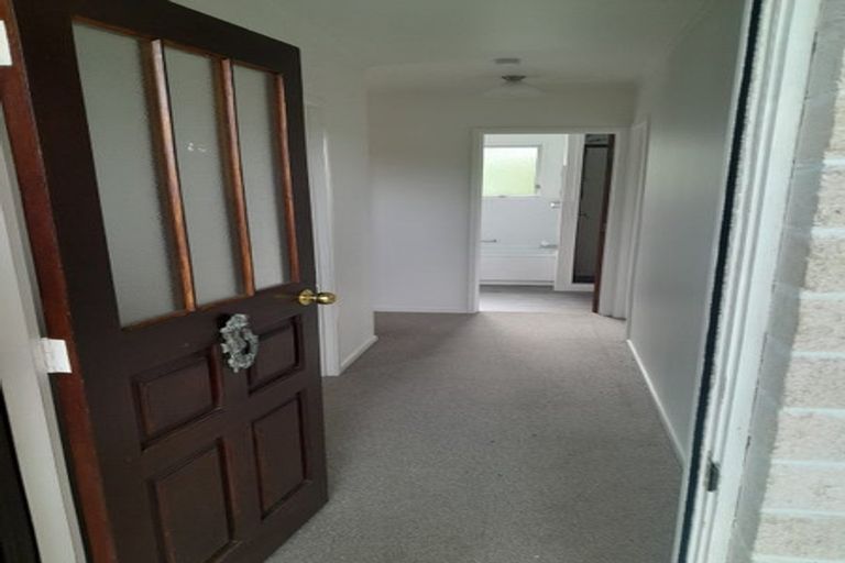 Photo of property in 1/2 Northwick Place, Hillcrest, Auckland, 0627