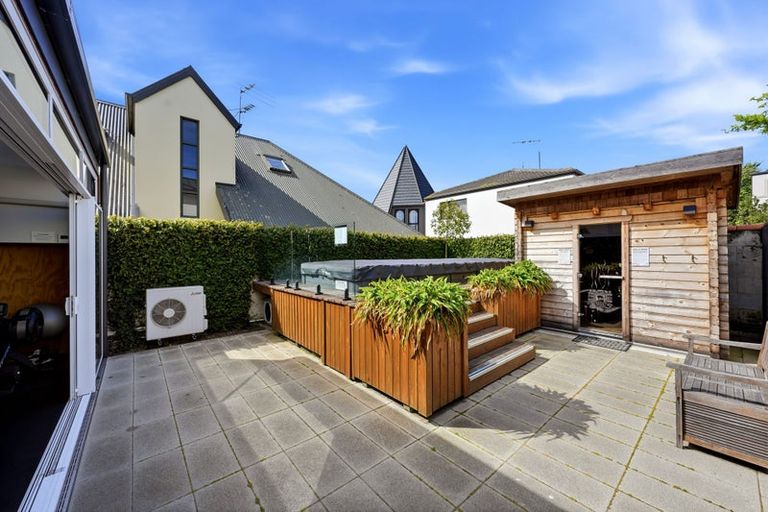 Photo of property in 12 John Britten Lane, Riccarton, Christchurch, 8011