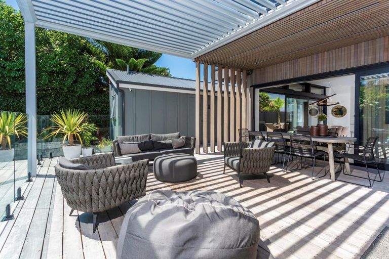 Photo of property in 11 Cheltenham Road, Devonport, Auckland, 0624