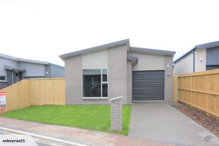 Photo of property in 8 Ardnave Lane, Broomfield, Christchurch, 8042