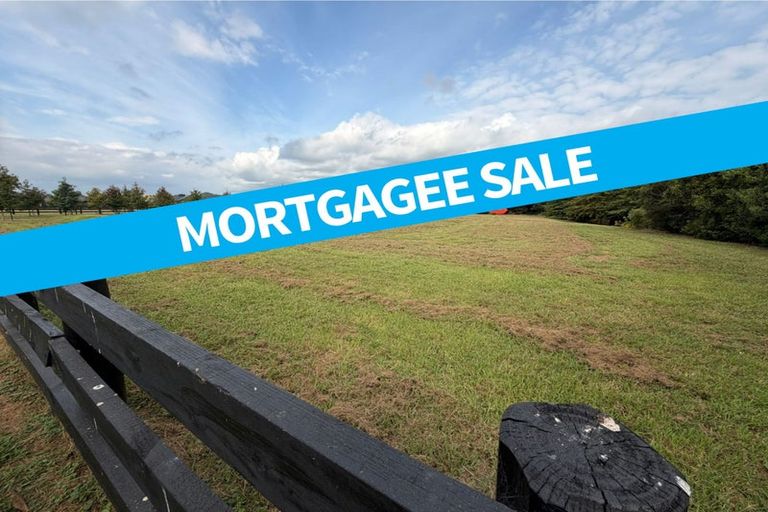 Photo of property in 1 Rossbern Lane, Clevedon, 2585