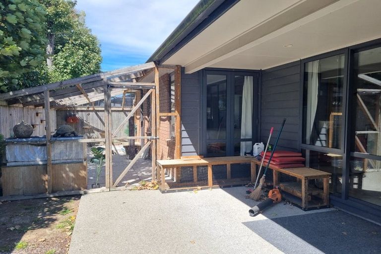 Photo of property in 5 Angus Place, Carterton, 5713