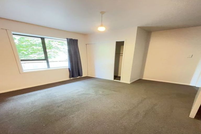 Photo of property in 10 Oakhurst Place, Russley, Christchurch, 8042