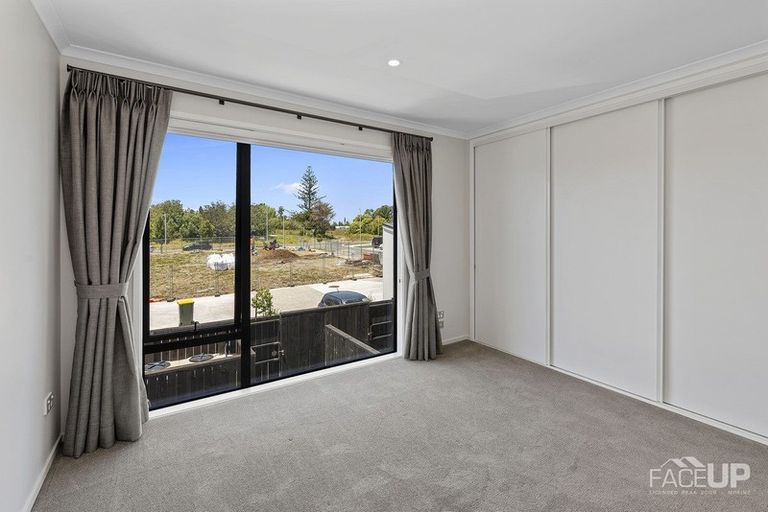 Photo of property in 18 Walter Merton Road, Hobsonville, Auckland, 0616