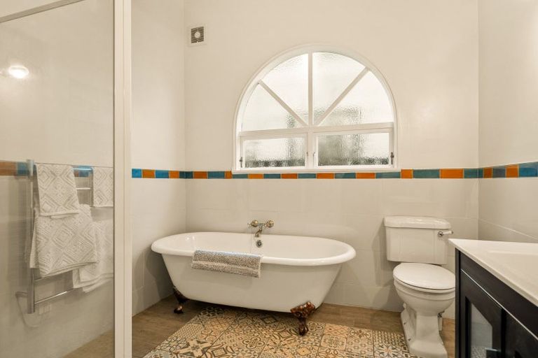 Photo of property in 27 Mortimer Terrace, Aro Valley, Wellington, 6021