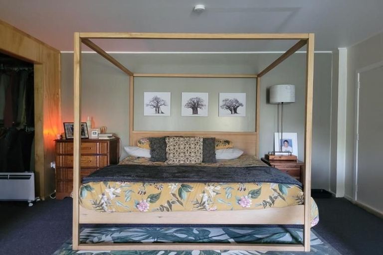 Photo of property in 15 Linda Street, Oakura, 4314