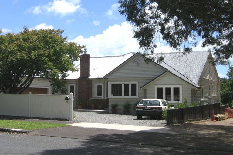 Photo of property in 123 Wheturangi Road, Greenlane, Auckland, 1051