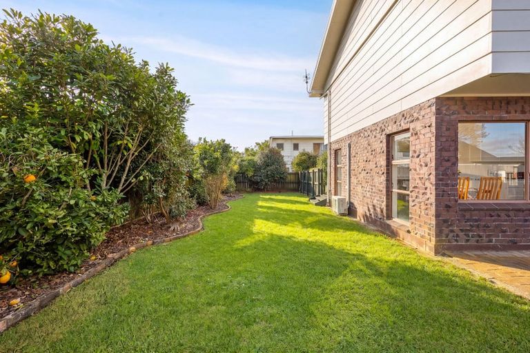 Photo of property in 2/23 Butley Drive, Farm Cove, Auckland, 2012