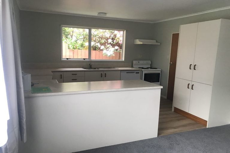 Photo of property in 3 Cyril Way, Paparangi, Wellington, 6037