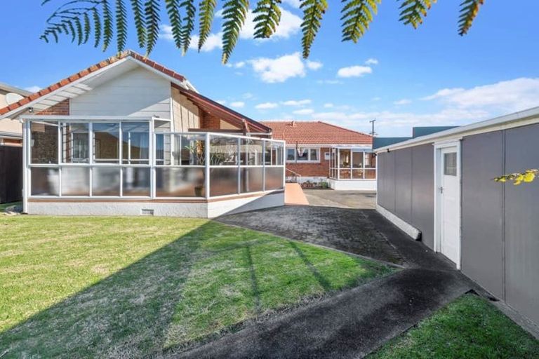 Photo of property in 45 Buckingham Crescent, Manukau, Auckland, 2025