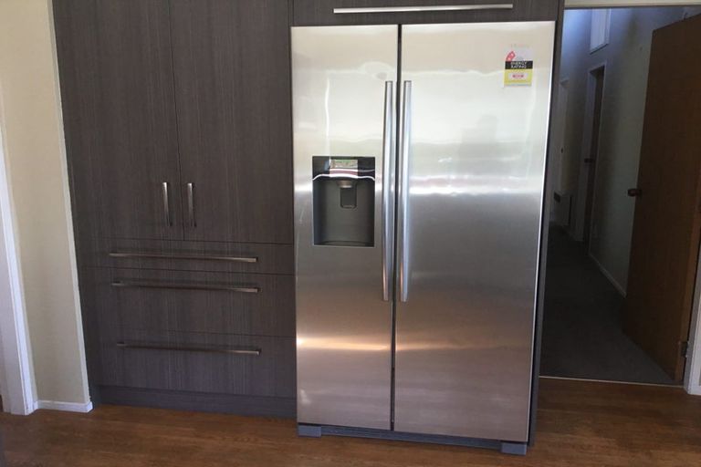 Photo of property in 10 Titoki Avenue, Waipahihi, Taupo, 3330