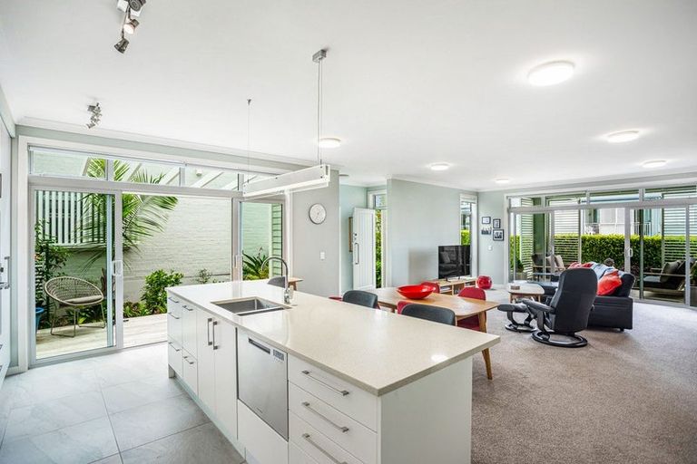 Photo of property in 12 Plantation Terrace, Orewa, 0931