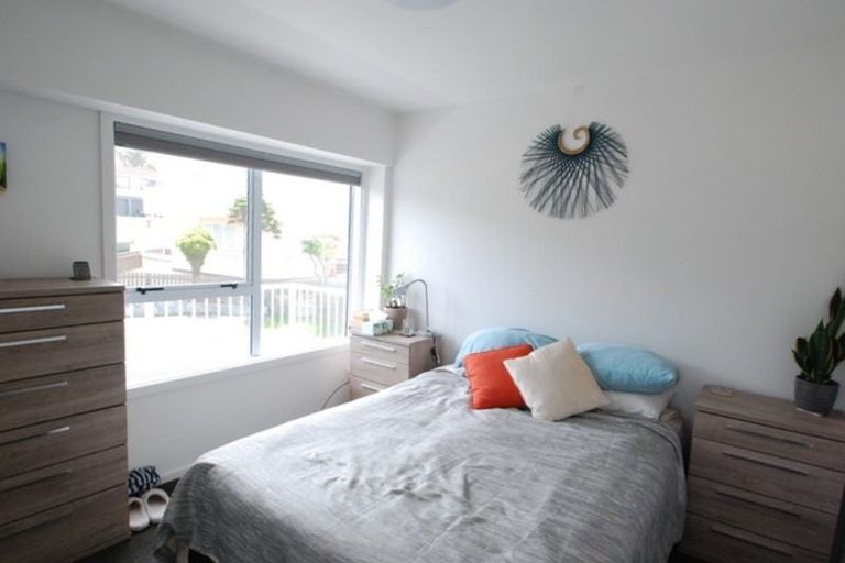 Photo of property in 11/32 Akaroa Drive, Maupuia, Wellington, 6022