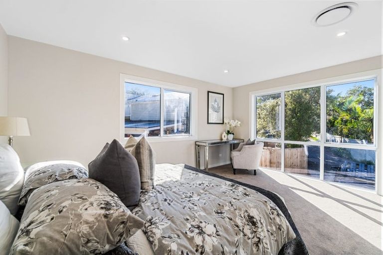 Photo of property in 9c Olwyn Place, Greenhithe, Auckland, 0632