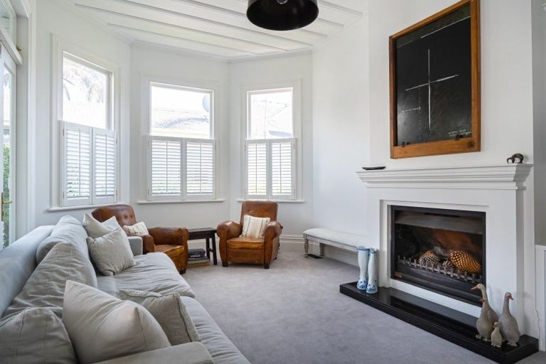 Photo of property in 17 Tainui Road, Devonport, Auckland, 0624