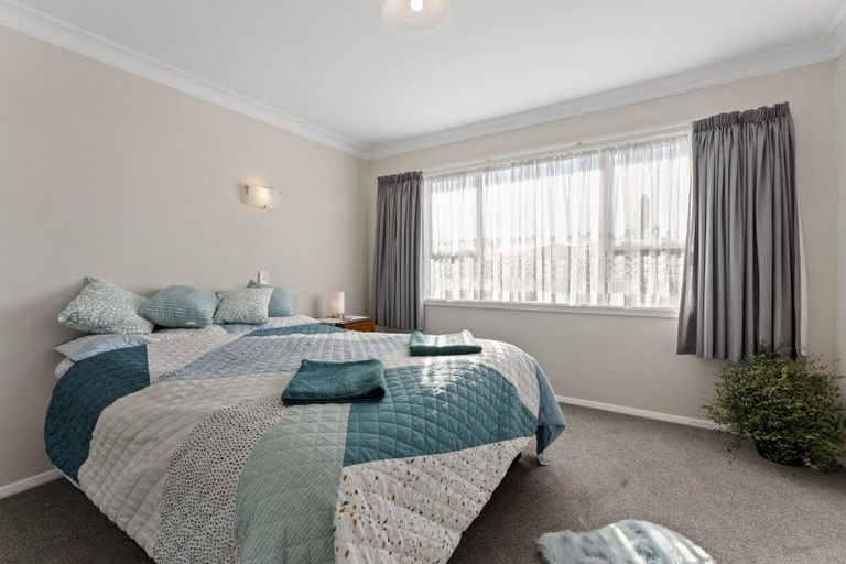 Photo of property in 12 Saint Annes Street, Levin, 5510