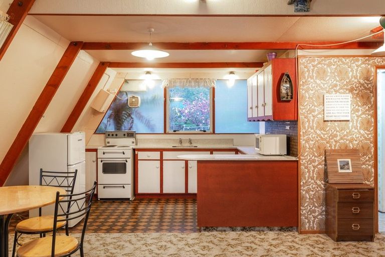 Photo of property in 34 Beach Road, Waikawa, Picton, 7220