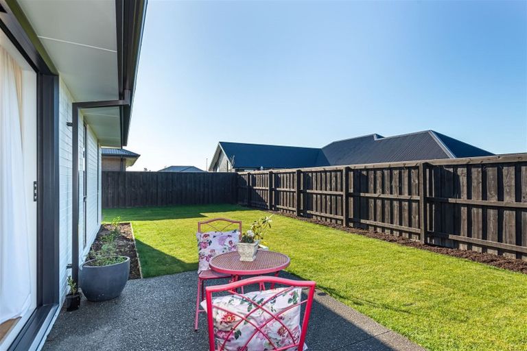 Photo of property in 9 Angus Place, Rangiora, 7400