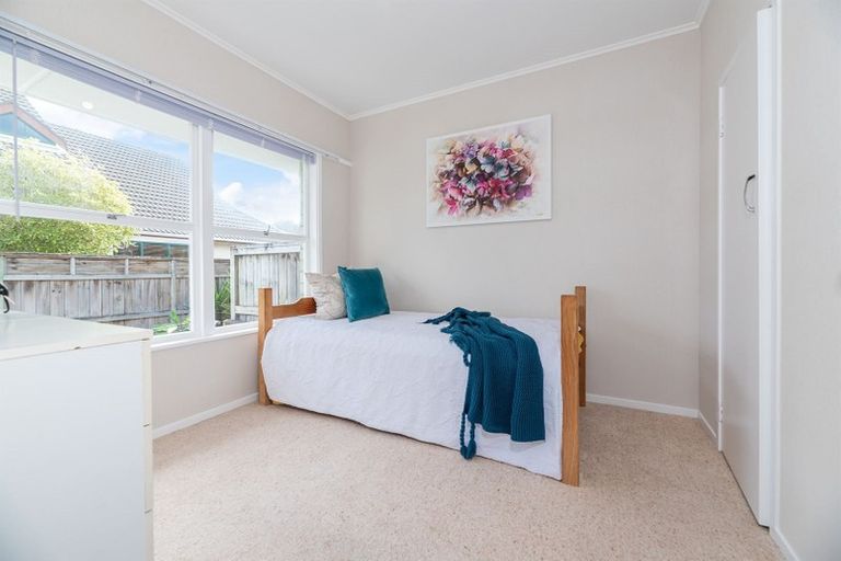 Photo of property in 2/8 East Coast Road, Milford, Auckland, 0620
