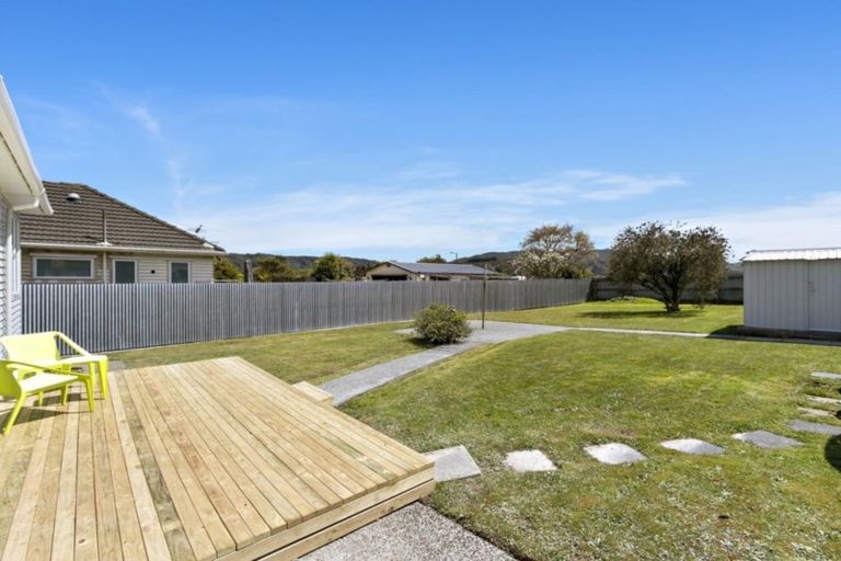 Photo of property in 15 Wright Street, Wainuiomata, Lower Hutt, 5014