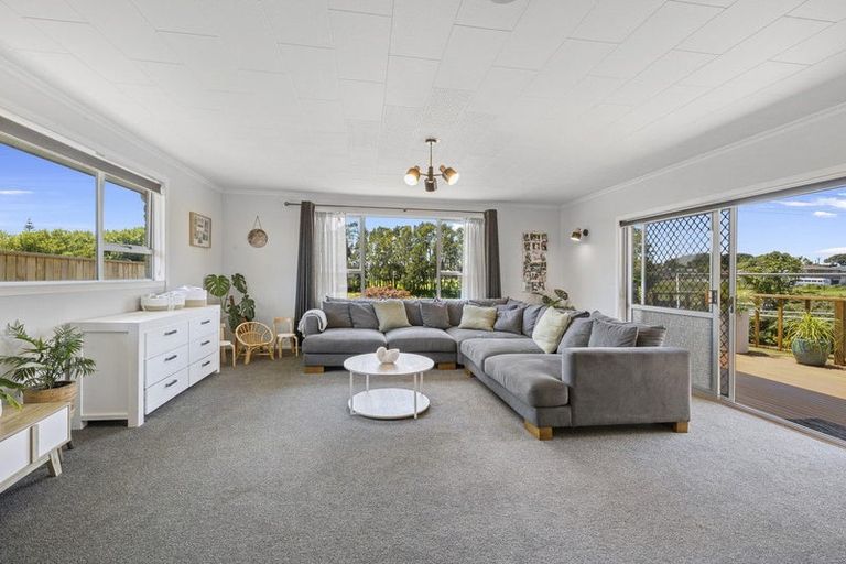 Photo of property in 31 Hutchins Street, Waitara, 4320