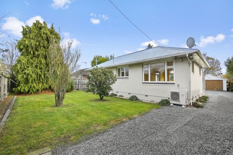 Photo of property in 47 Wainoni Road, Wainoni, Christchurch, 8061