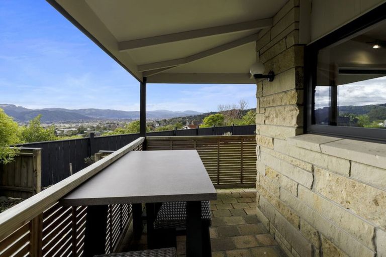 Photo of property in 2 Dunleith Grove, Silverstream, Upper Hutt, 5019