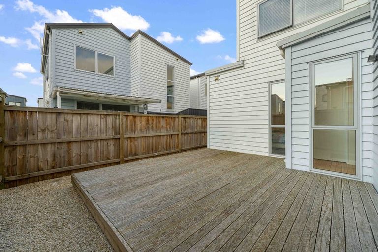 Photo of property in 102 Bellbird Street, Papakura, 2110