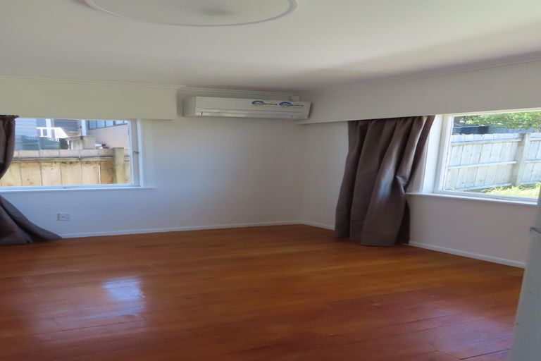 Photo of property in 10 Camelot Place, Glenfield, Auckland, 0629