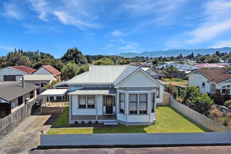 Photo of property in 46 Barraud Street, Dannevirke, 4930