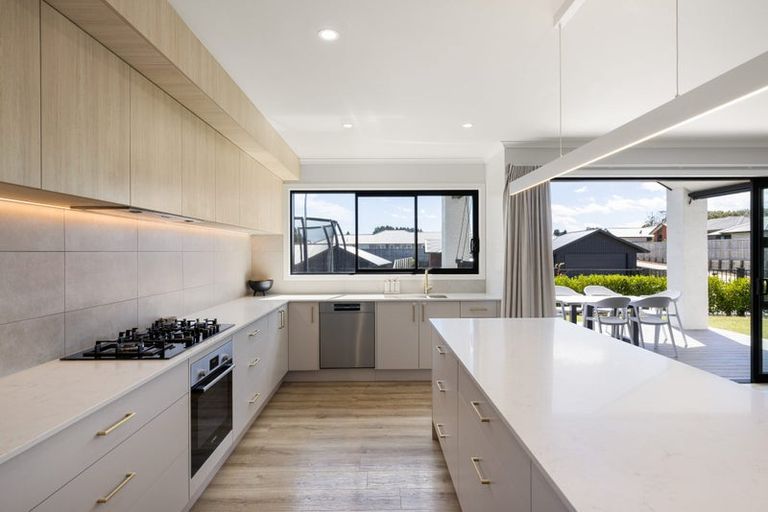 Photo of property in 28 Acacia Avenue, Kihikihi, Te Awamutu, 3800