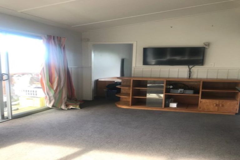 Photo of property in 246 Houghton Bay Road, Houghton Bay, Wellington, 6023