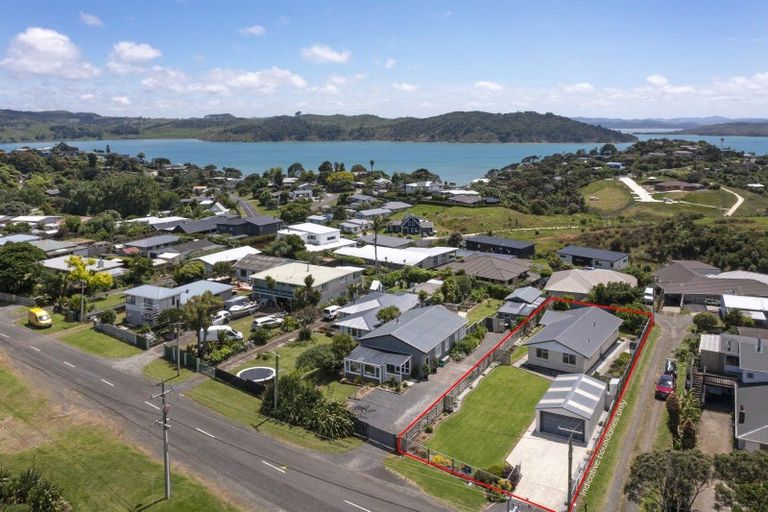 Photo of property in 9 Lorenzen Bay Road, Raglan, 3225